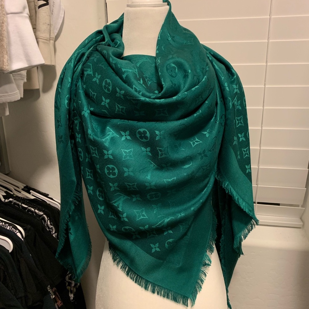 Louis Vuitton money green monogram scarf